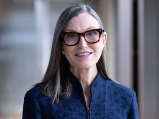 Cathie Wood sells over 38K Palantir shares before earnings